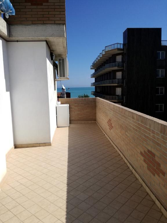 Stella Marina Apartment Alba Adriatica Bagian luar foto