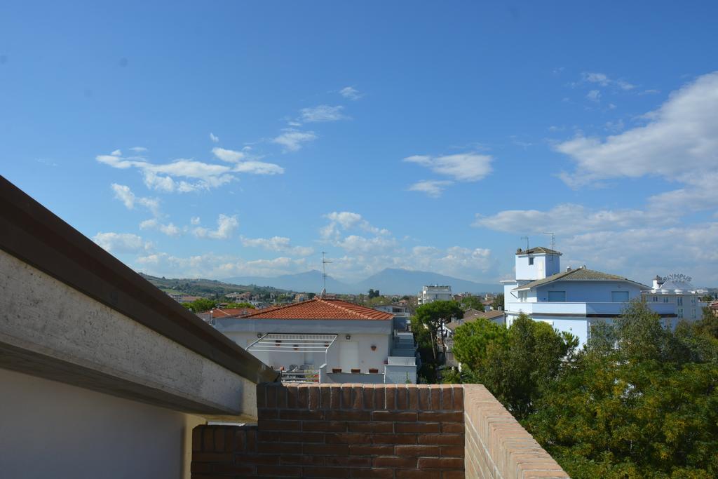 Stella Marina Apartment Alba Adriatica Bagian luar foto